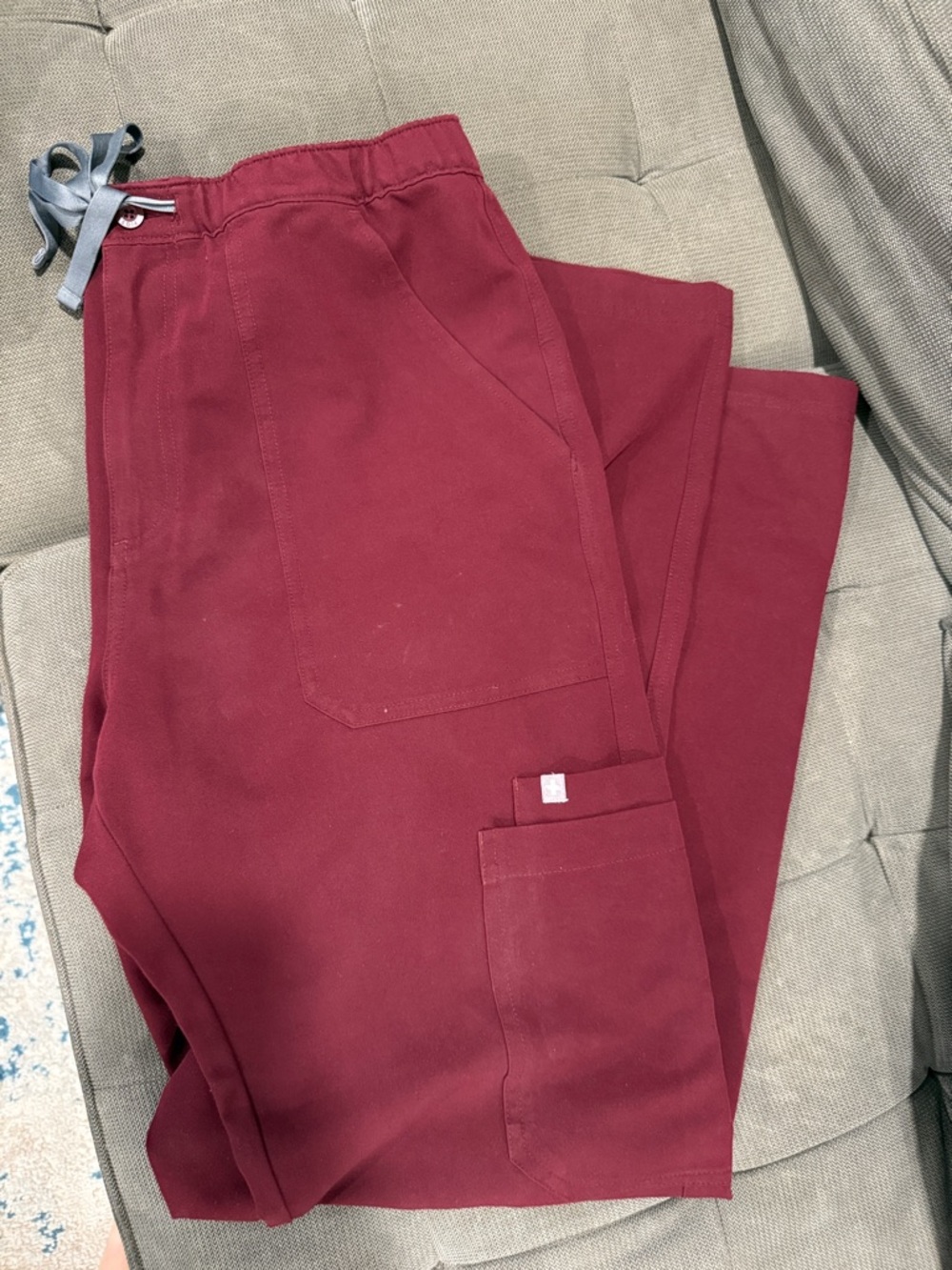 Figs Men's Burgundy Cargo Scrub pants, size LARGE AND TALL length